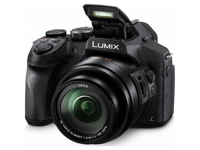 Dual Battery Digital Camera with Accessory Kit K605826