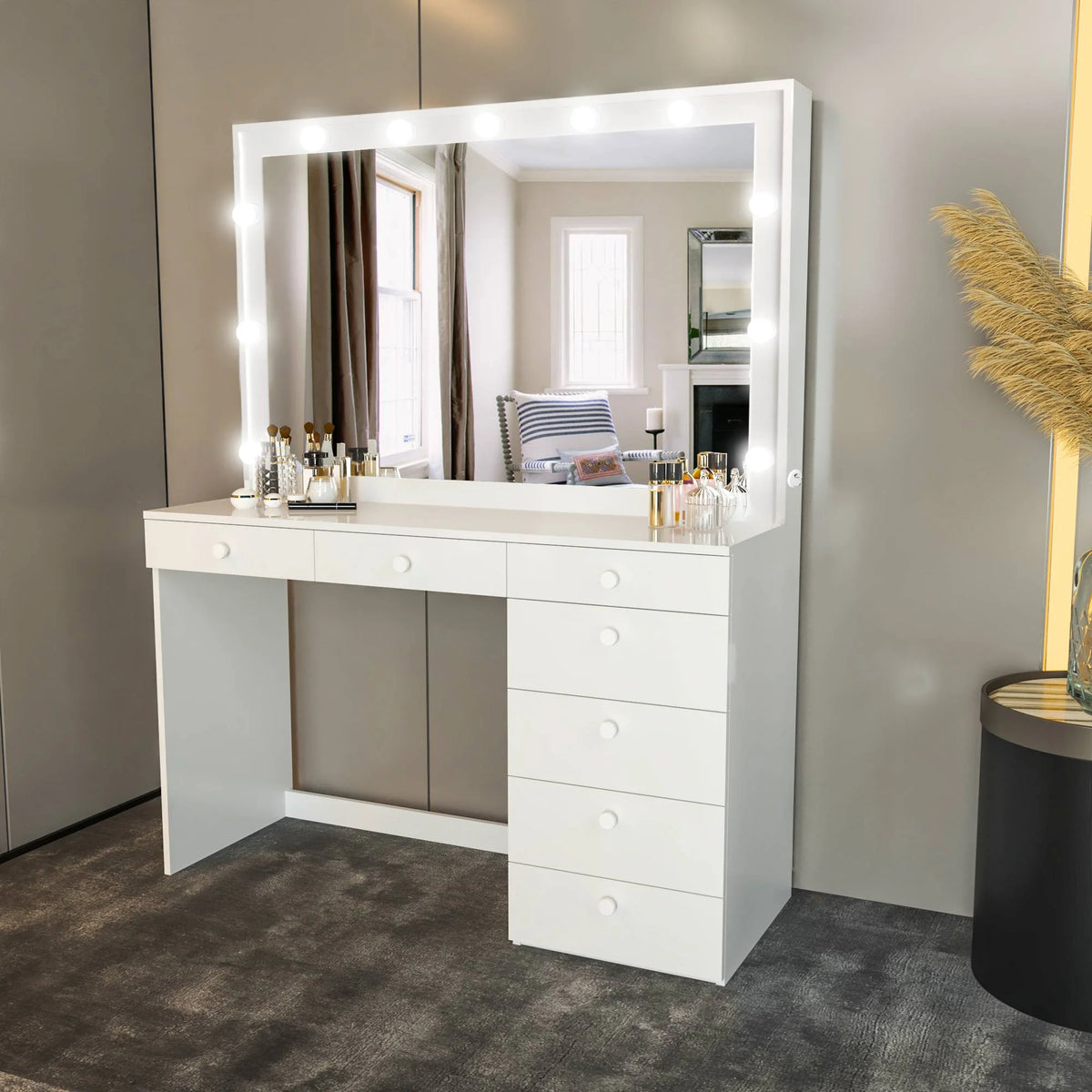 Modern Lighted Vanity Set with Mirror V610530