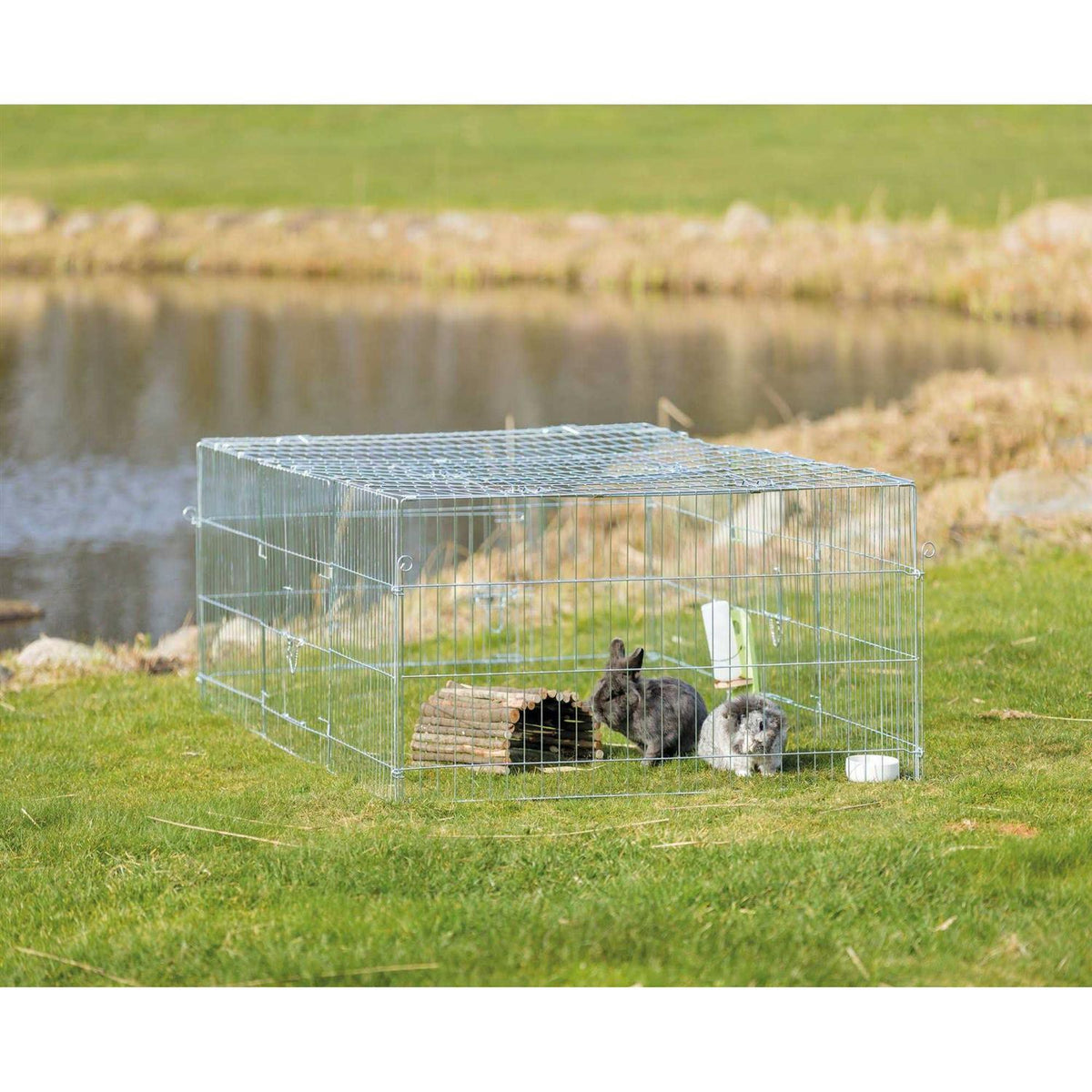 Enclosed Outdoor Small Animal Run R786405