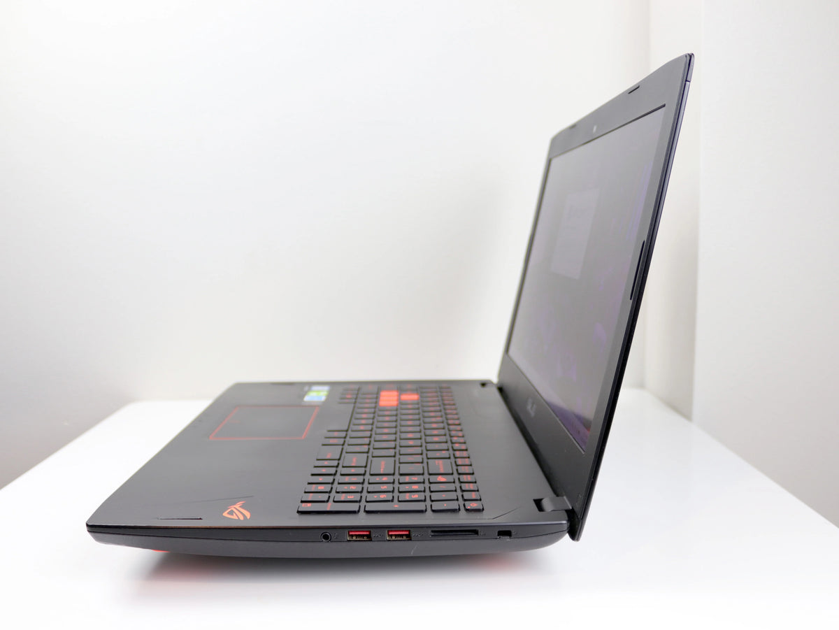 15.6" Laptop Intel i7-6700HQ 16GB 1TB SSD NVIDIA GTX 1070 8GB Windows 11 G139