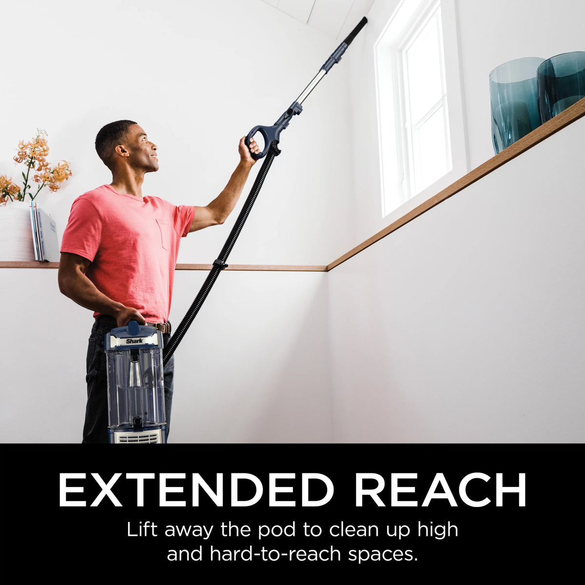 Upright Vacuum with Self-Cleaning Brushroll V442