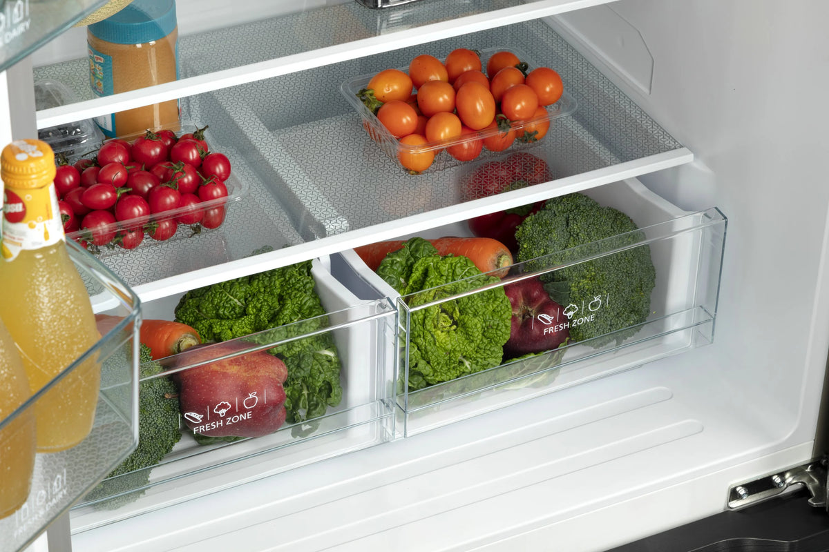 17.7 Cu. Ft. French Door Refrigerator, Platinum Silver Y19856