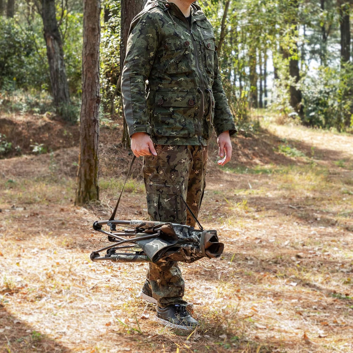 Low-Profile Folding Hunting Chair with Carry Bag B281190