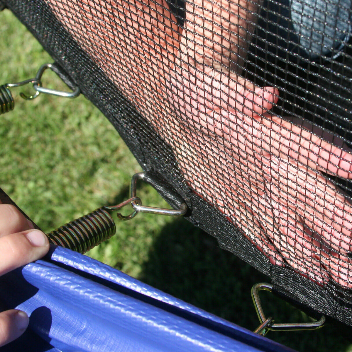 16 ft Trampoline with Wind Stakes, Blue R9200